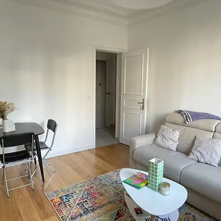 11th Arrondissement Homey Warm * Parigi